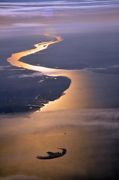 UntitledImage.png The mouth of the river Elbe, here in October 2010, marks the southeastern corner of the German Bight. The island is Trischen by Vincent van Zeijst